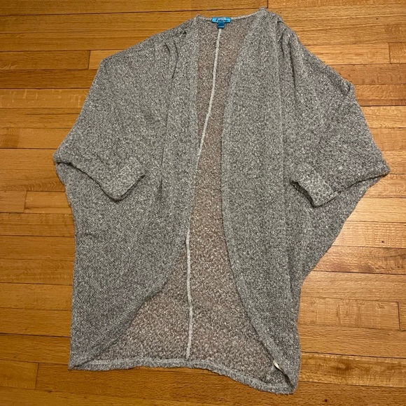 Buttons Cardigan - Picture 2 of 4